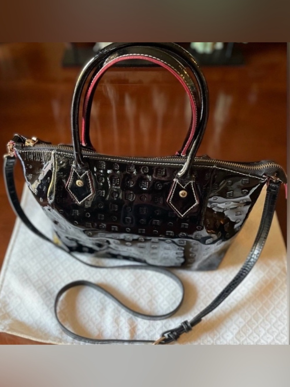 “Arcadia” 🇮🇹 Black Embossed Patent Leather Bag with a Vernis Finish. - Picture 5 of 10